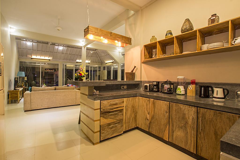 Villa Arushi Seminyak Buitenkant foto