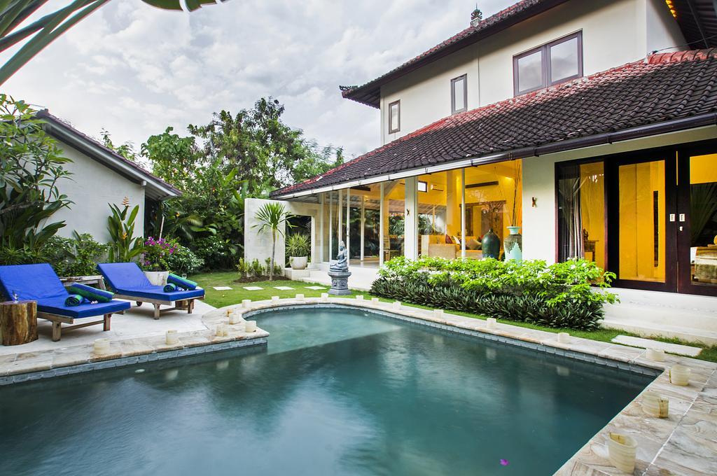 Villa Arushi Seminyak Buitenkant foto