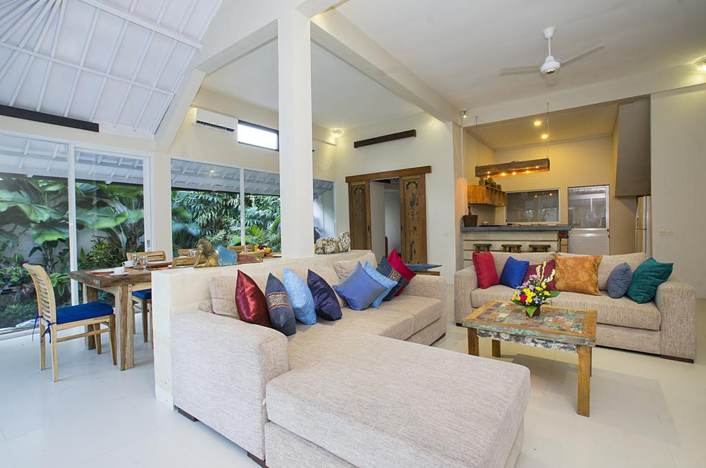 Villa Arushi Seminyak Buitenkant foto