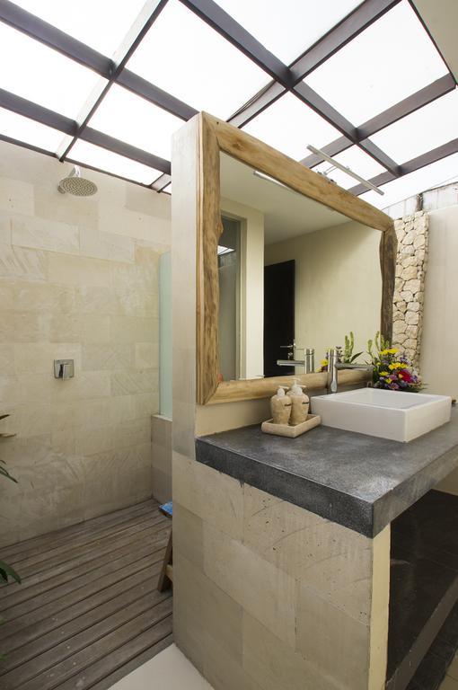 Villa Arushi Seminyak Buitenkant foto