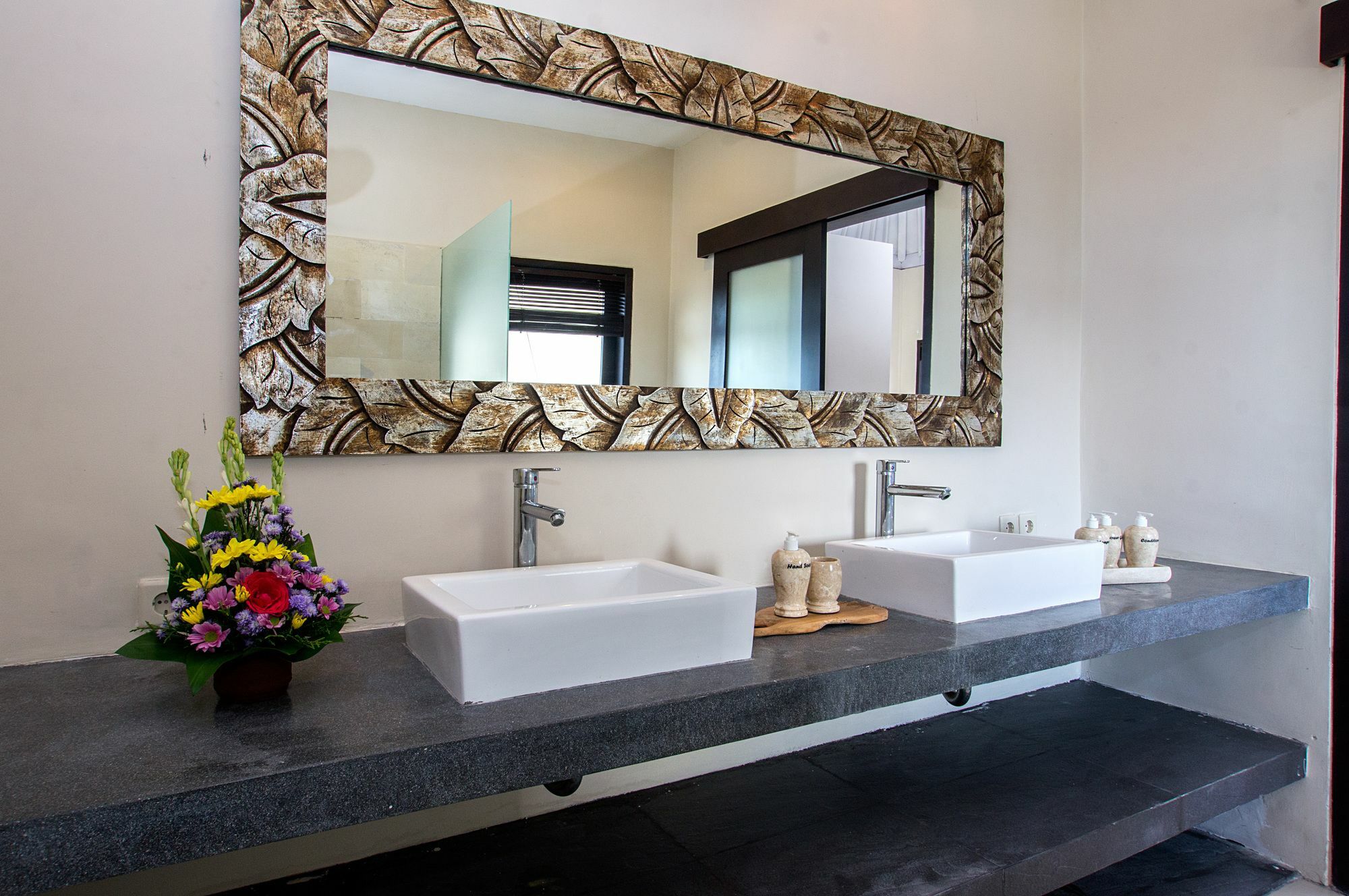 Villa Arushi Seminyak Buitenkant foto